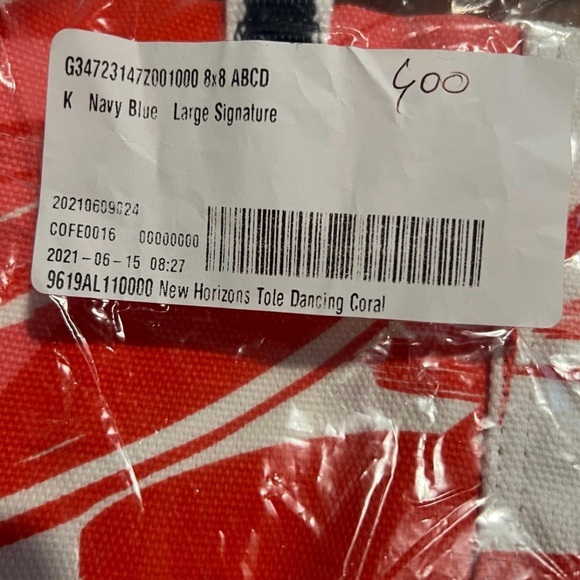 Thirty One New Horizons Tote in Dancing Coral - Picture 7 of 8